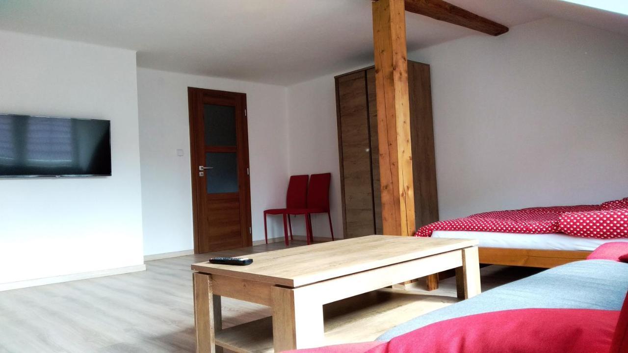 Apartmány Kukaččí hnízdo Benesov nad Ploucnici Esterno foto