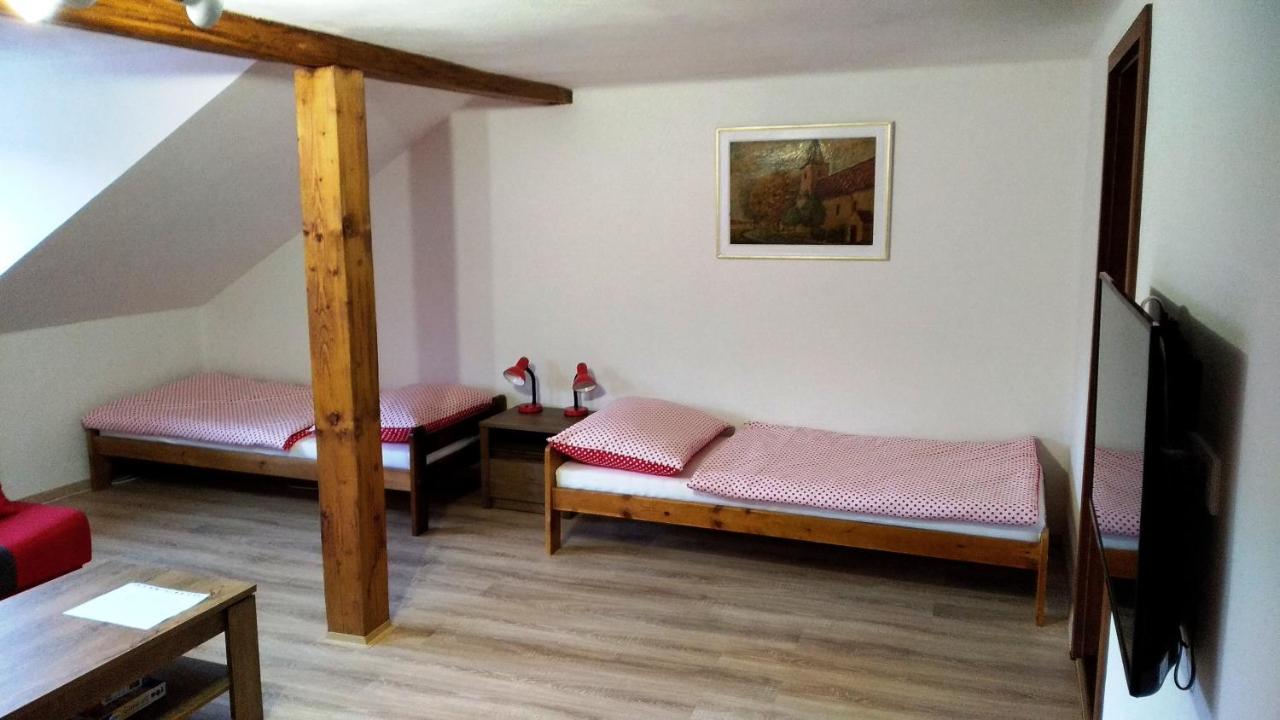 Apartmány Kukaččí hnízdo Benesov nad Ploucnici Esterno foto