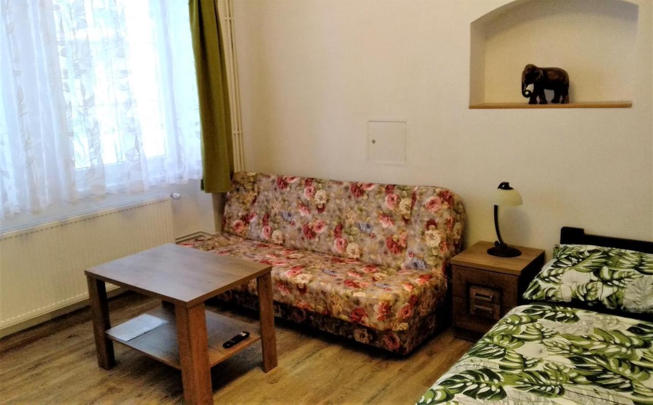 Apartmány Kukaččí hnízdo Benesov nad Ploucnici Esterno foto